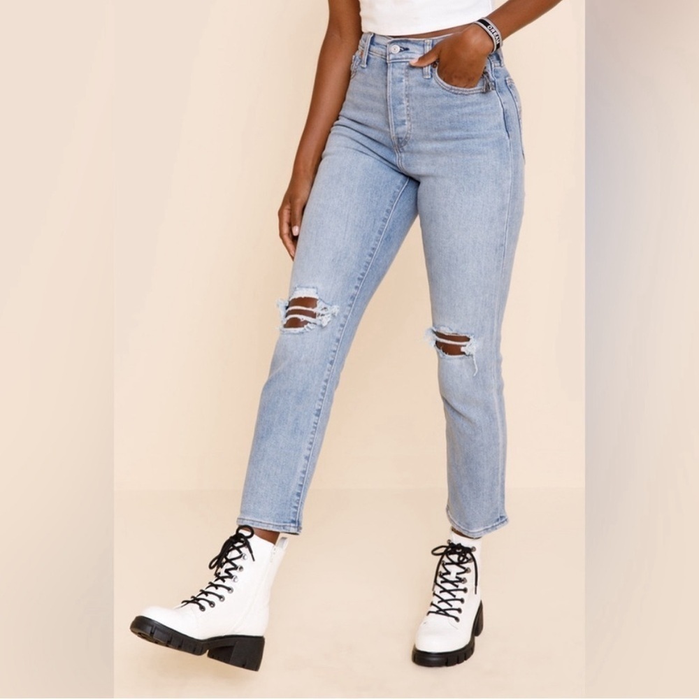 Levi’s Wedgie Straight High Rise Button Fly Jeans